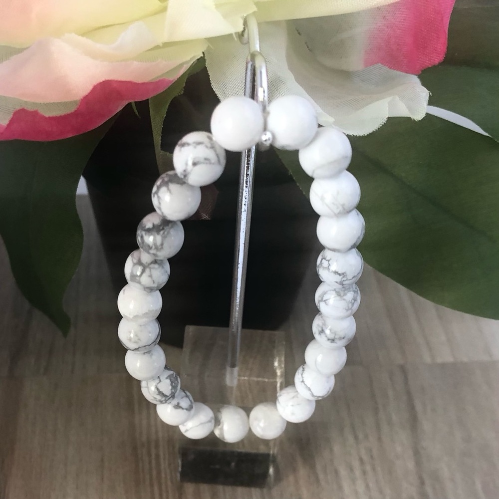 White Howlite Natural Stone Beads Stretchable Bracelet 7" - 8mm Beads Best gift